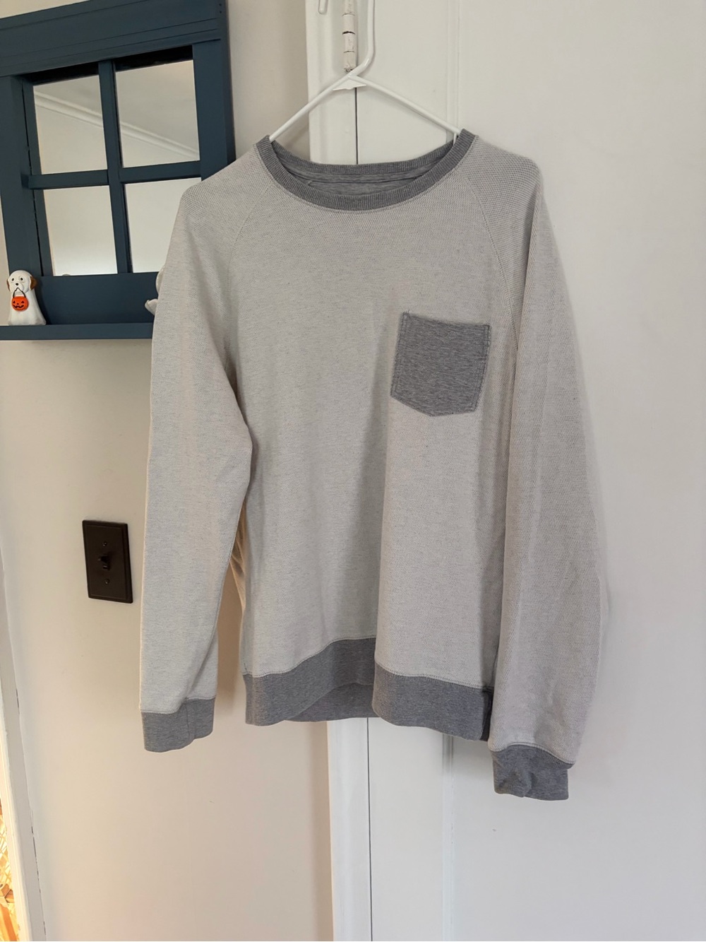 Old Navy Men's Two-Tone Gray Crewneck Sweatshirt with Pocket